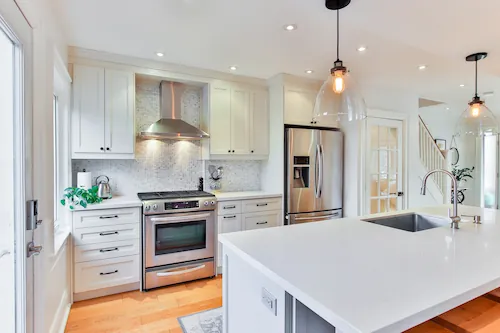 Urbanspacelife.com Homepage Thumbnail Image of Clean Kitchen for Thumbnail Heading How to Declutter and Become a Minimalist